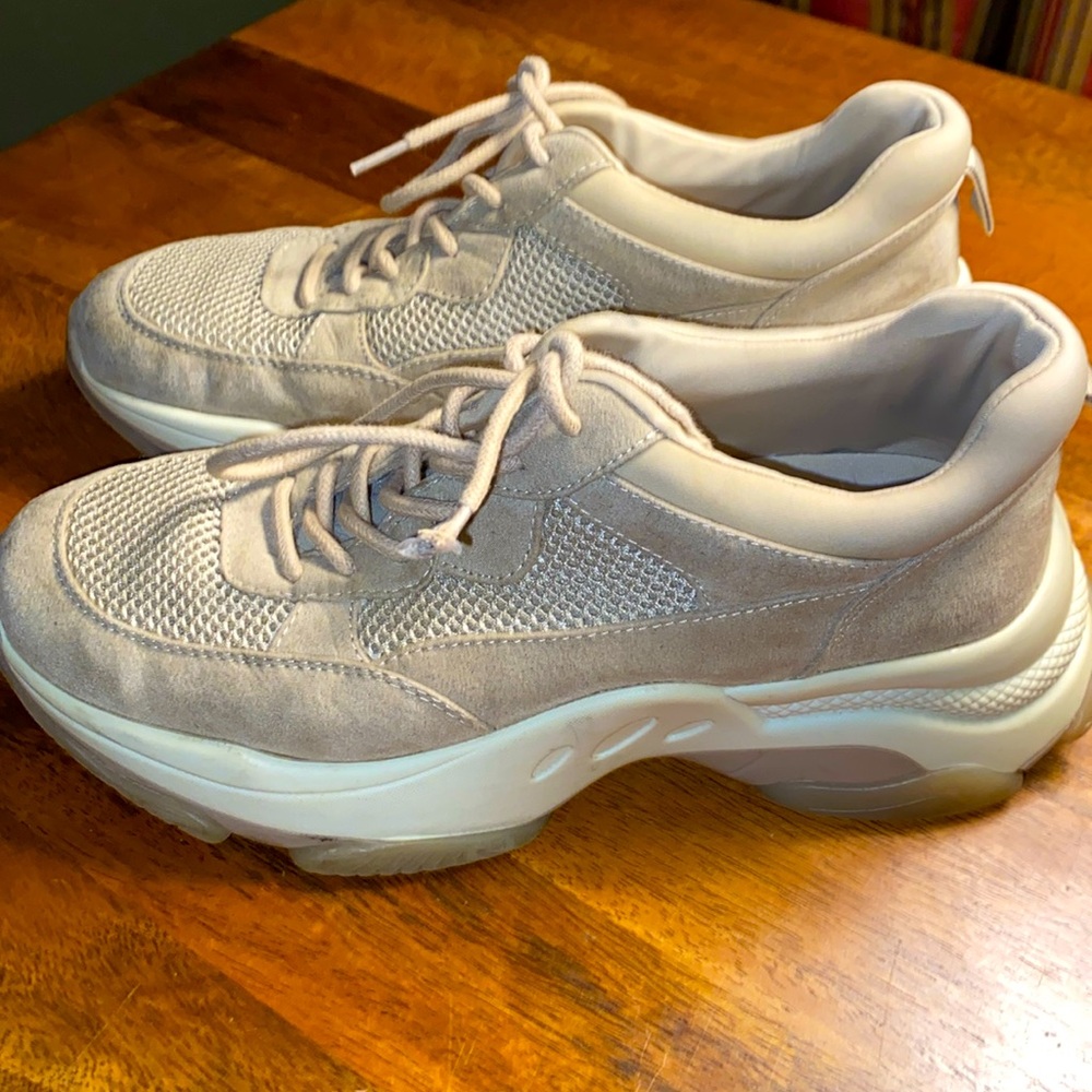 Steve Madden Tan Tennis Shoes Size 6.5